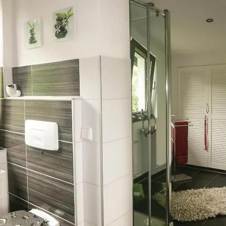 Waldgrundstueck P Ferienhaus *